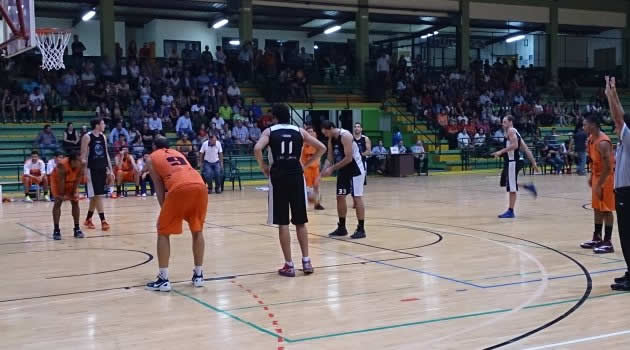 Club Ourense Baloncesto 60 - 56 Leyma Coruña, Primera victoria de la pretemporada