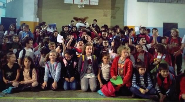 Visita del Club Ourense baloncesto al colexio Concepción Arenal