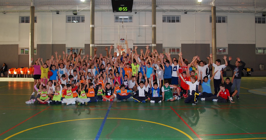 El Rio Ourense Termal visita las escuelas de Bosco-Salesianos